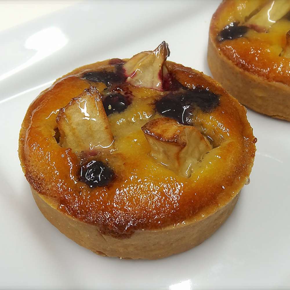 Individual Apple & Blueberry Tart