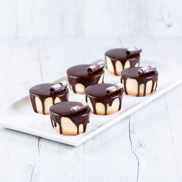 New York Individual Chocolate Cheesecakes